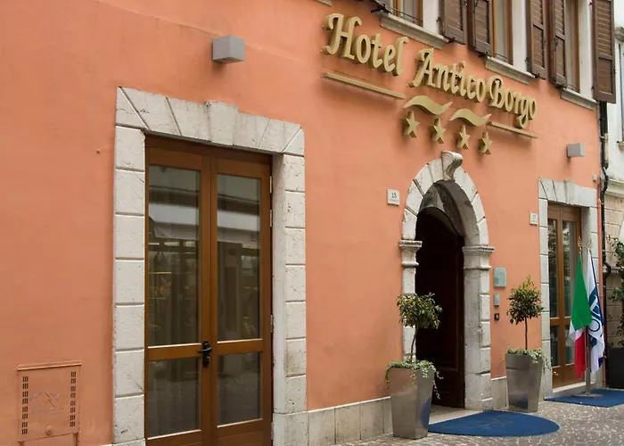 Hotel Antico Borgo Riva del Garda